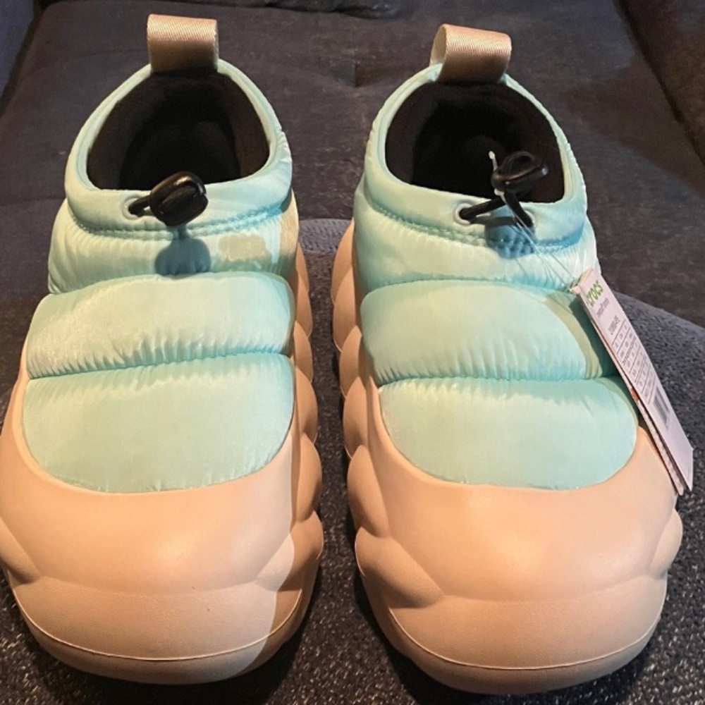 CROCS Women's Aqua and Cream Slippers